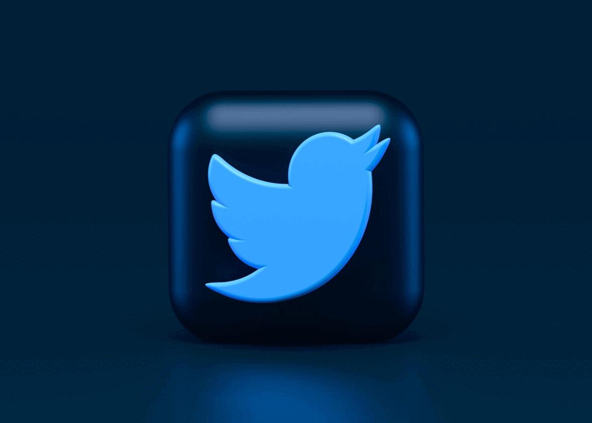 Exploring Twitter: A New Platform for Real-Time Messaging and Social Interaction